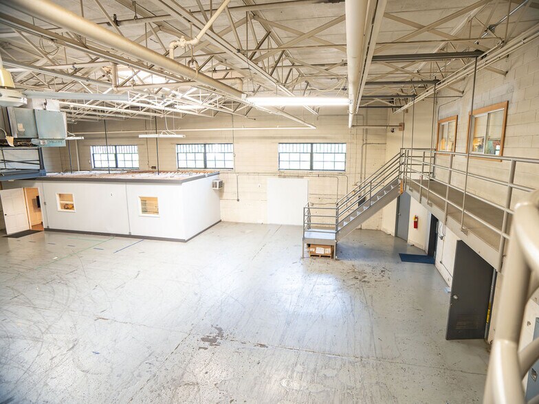 More Photos Of 2733 W Harrison St, Chicago Warehouse For Sale
