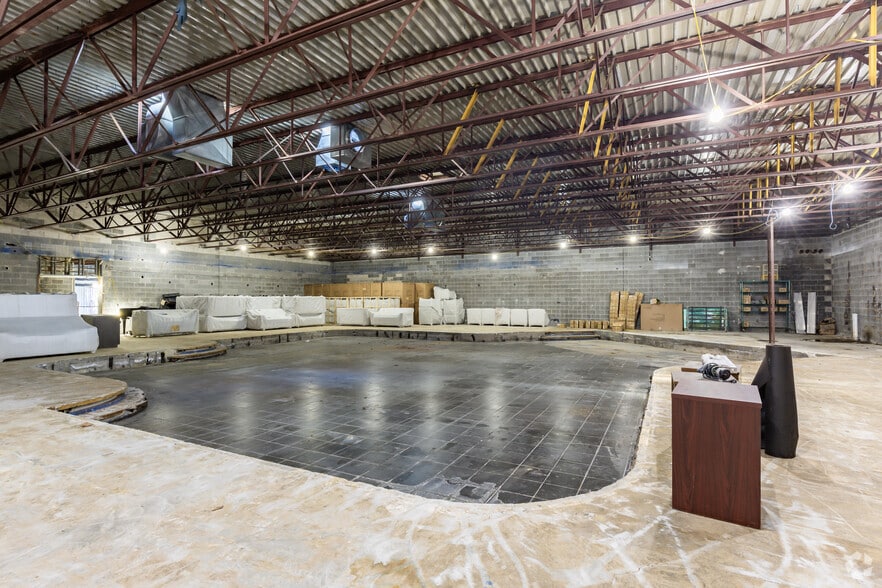 More Photos Of 950 J Clyde Morris Blvd, Newport News Hotel For Sale
