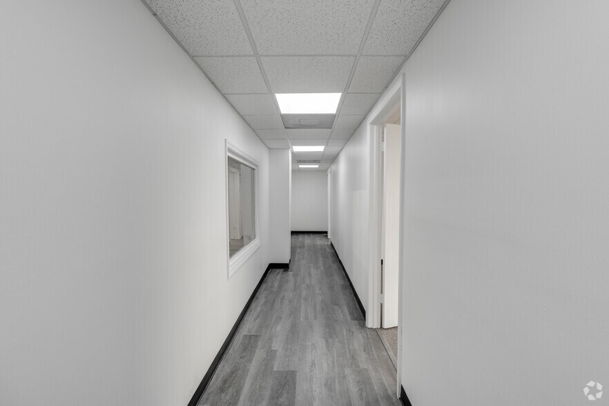 More Photos Of 2100-2112 NW 99th Ave, Miami Warehouse For Lease