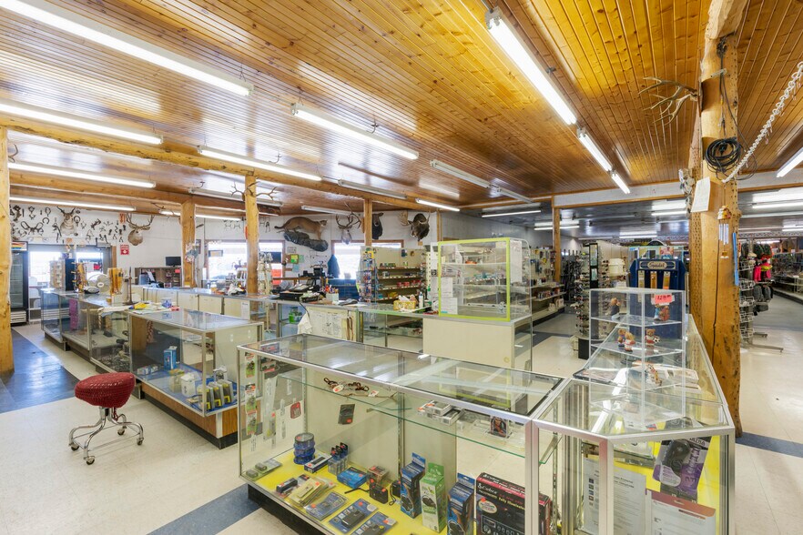 More Photos Of 10652 US Highway 189, Big Piney Freestanding For Sale