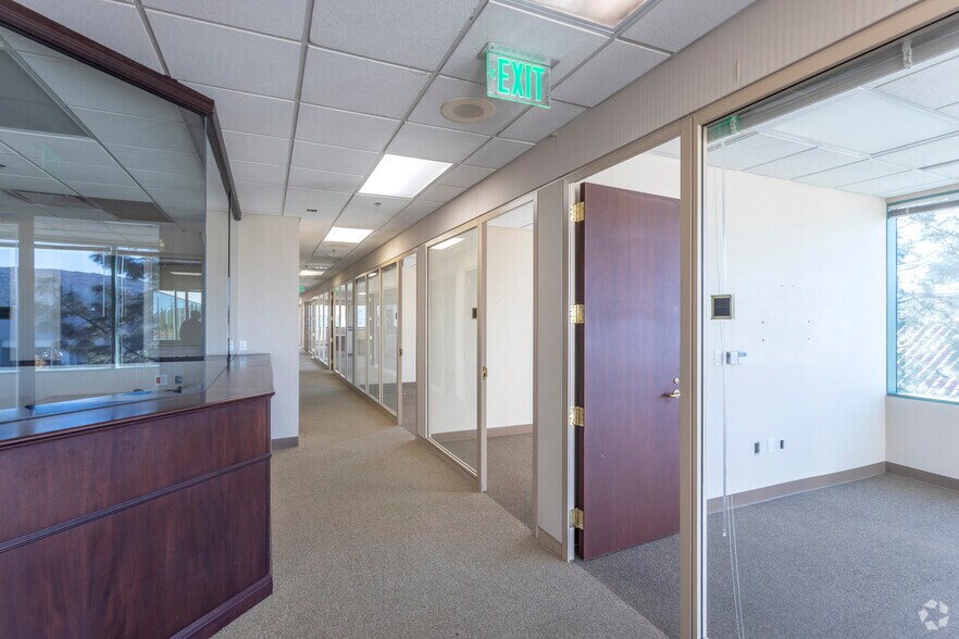 More Photos Of 17140 Bernardo Center Dr, San Diego Medical For Lease