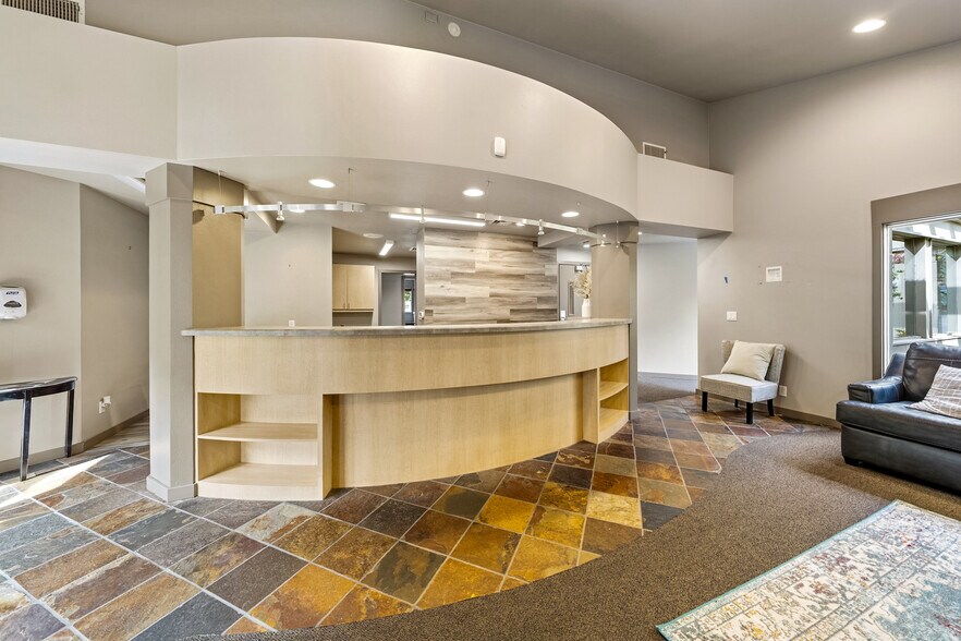 More Photos Of 537 Murphy Rd, Medford Medical For Lease