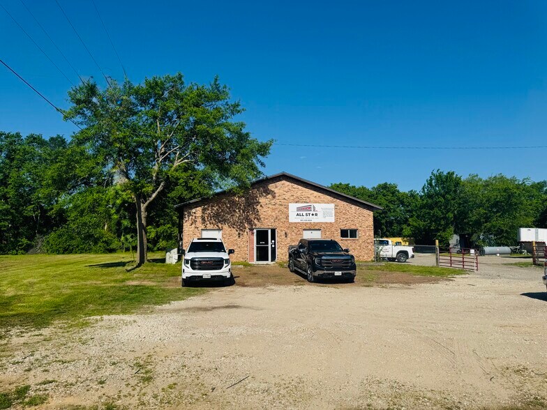 Primary Photo Of 300 Aspen ln, Van Flex For Sale