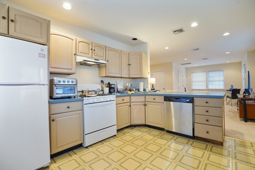 More Photos Of 228 Saint Paul St, Westfield Office For Sale