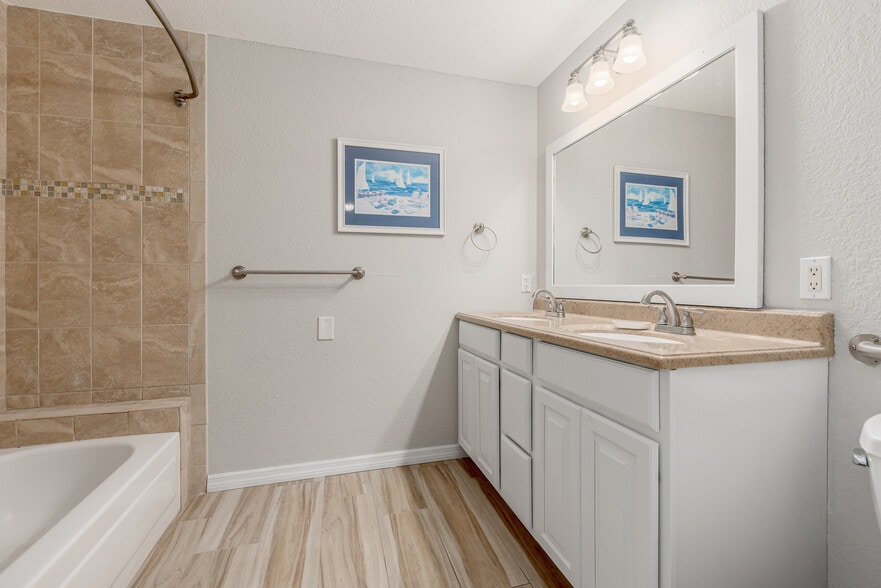 More Photos Of 806 Indian River Dr, Sebastian Marina For Sale