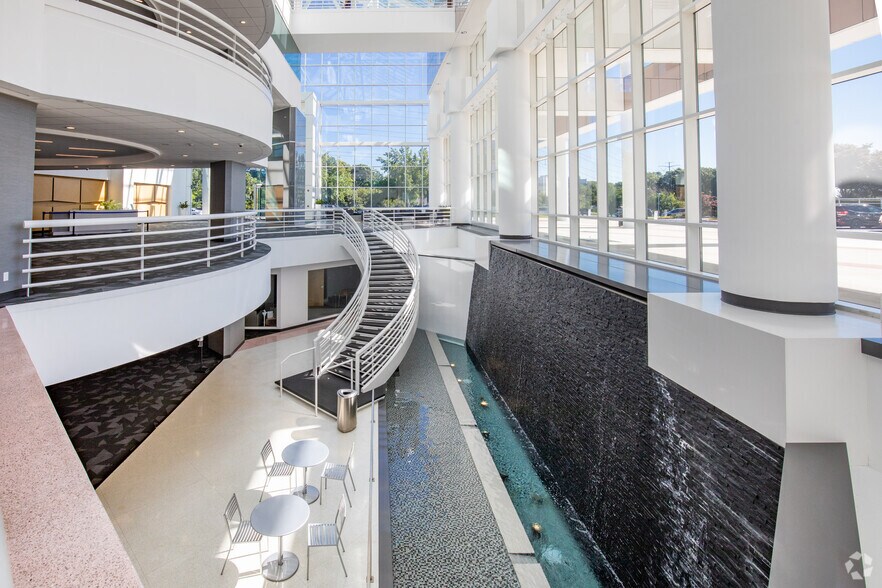 More Photos Of 1377 Motor Pky, Islandia Office For Lease