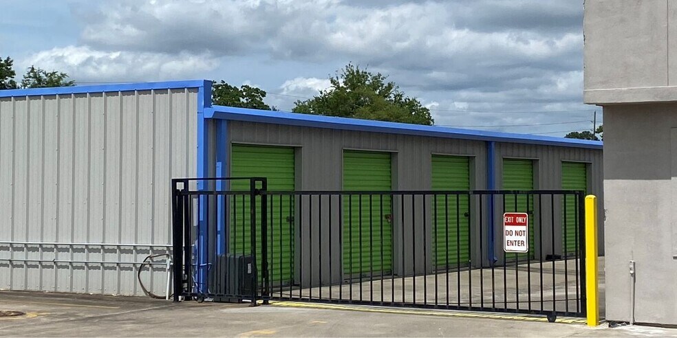 More Photos Of 19526 Kuykendahl Rd, Spring Self Storage For Lease