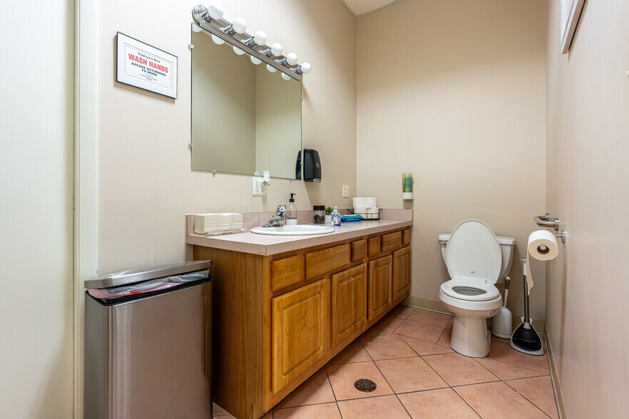 More Photos Of 3302 Grove Ave, Berwyn Medical For Sale