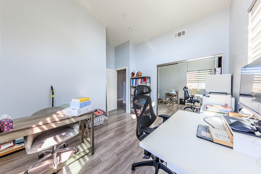 More Photos Of 5743 Case Ave, North Hollywood Apartments For Sale