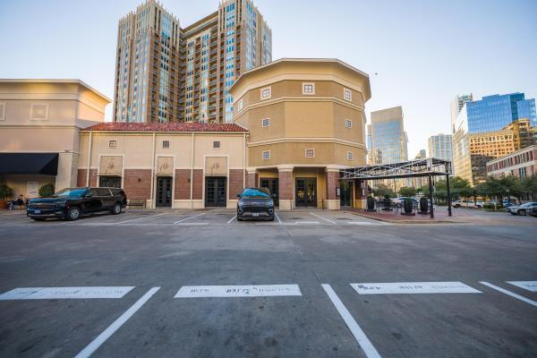 More Photos Of 2222 McKinney Ave, Dallas Unknown For Lease