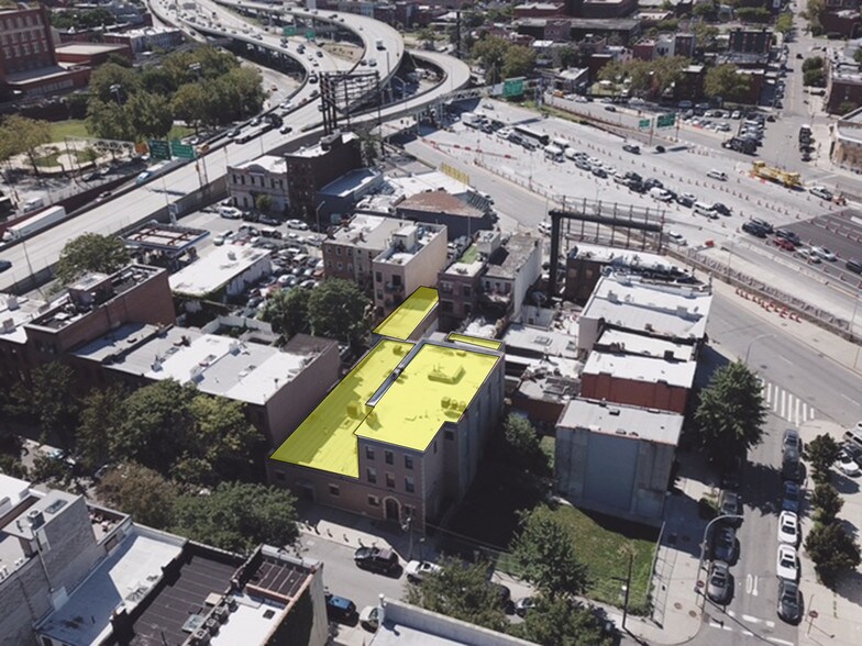 More Photos Of 22 Woodhull St, Brooklyn Showroom For Lease