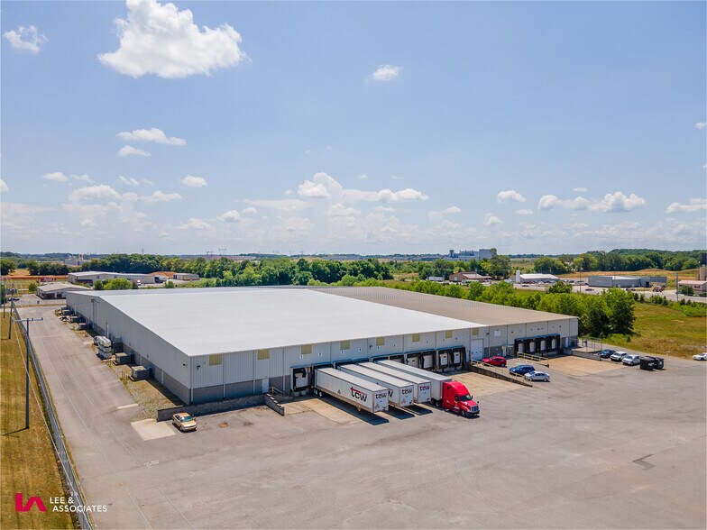 More Photos Of 1136 Dunlop Ln, Clarksville Warehouse For Lease