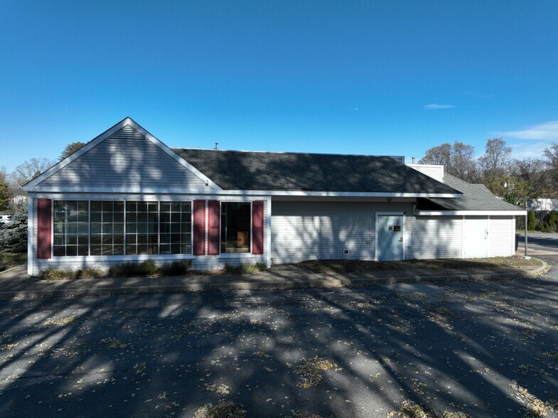 More Photos Of 2781 US Route 5 N, Windsor Fast Food For Lease