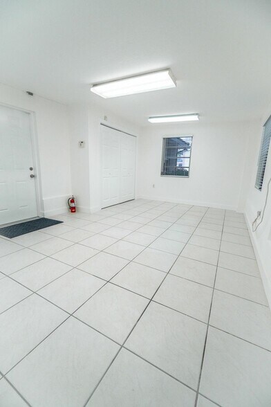 More Photos Of 18 NE 2nd Ave, Dania Beach Office For Sale