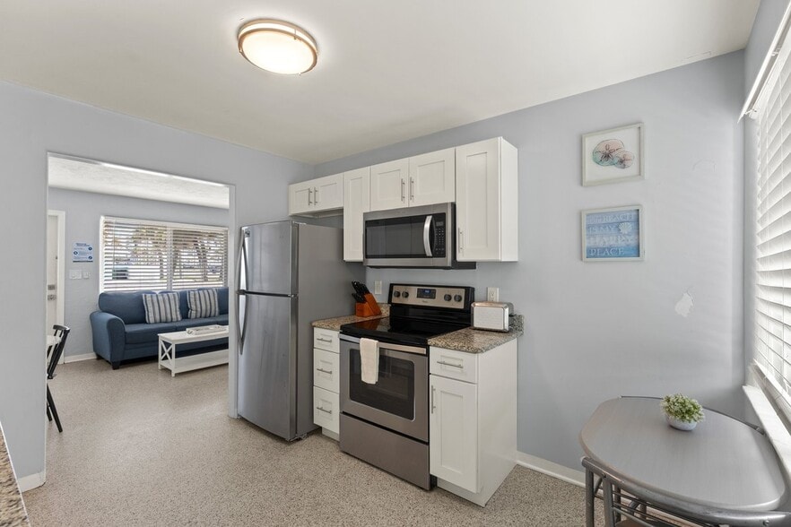 More Photos Of 1708 S Atlantic Ave, New Smyrna Beach Hotel For Sale