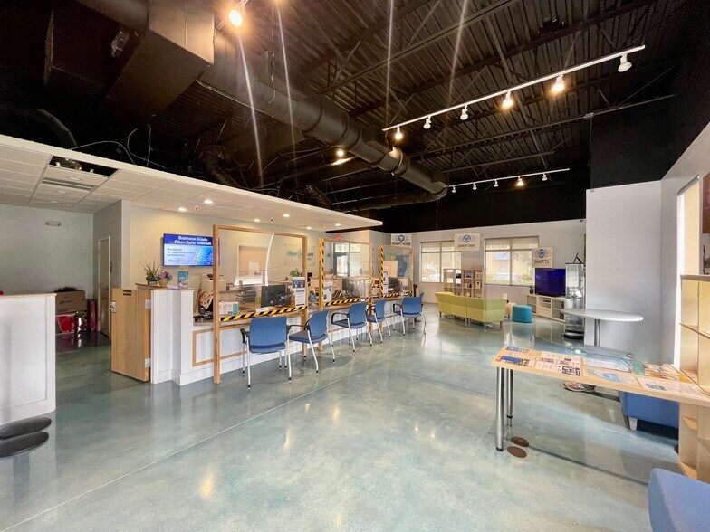 More Photos Of 15931-15935 SW Warfield Blvd, Indiantown Freestanding For Lease