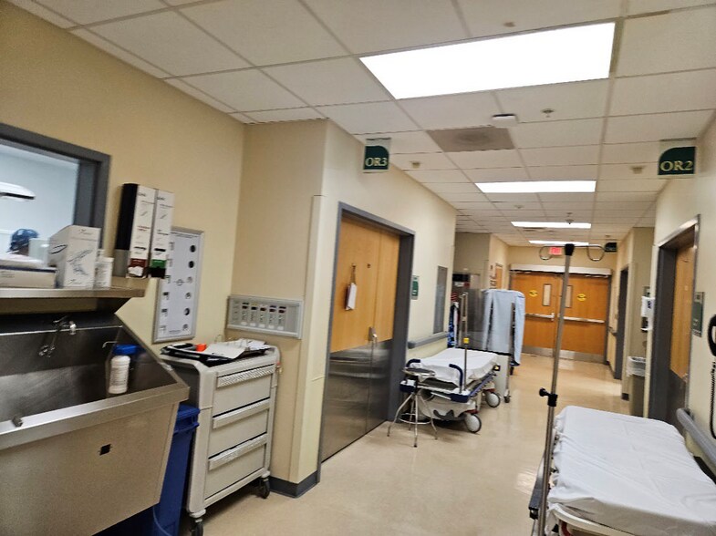 More Photos Of 774 Christiana Rd, Newark Healthcare For Sale