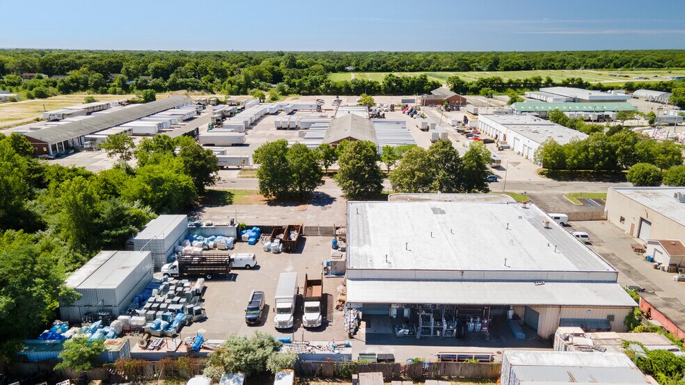 More Photos Of 241 Skip Ln, Bay Shore Warehouse For Sale