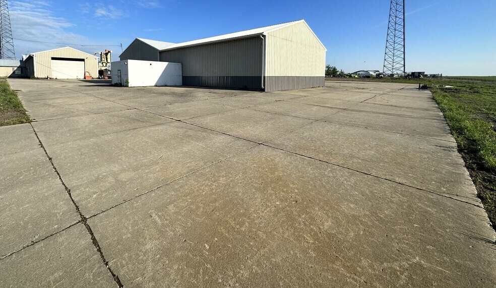 More Photos Of 66310 Pisgah Rd, Quaker City Warehouse For Lease