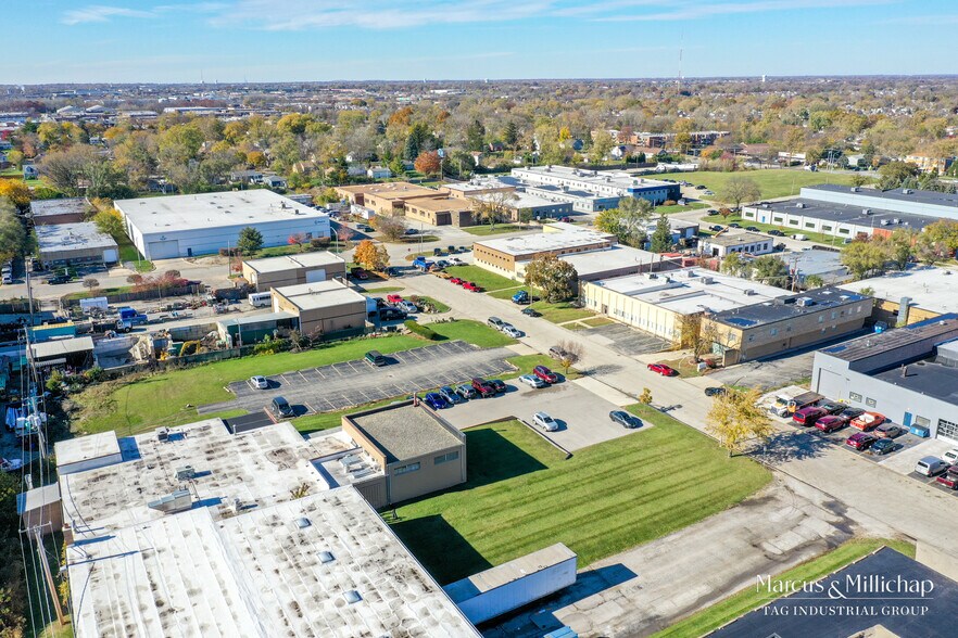 More Photos Of 100 W Industrial Rd, Addison Warehouse For Sale