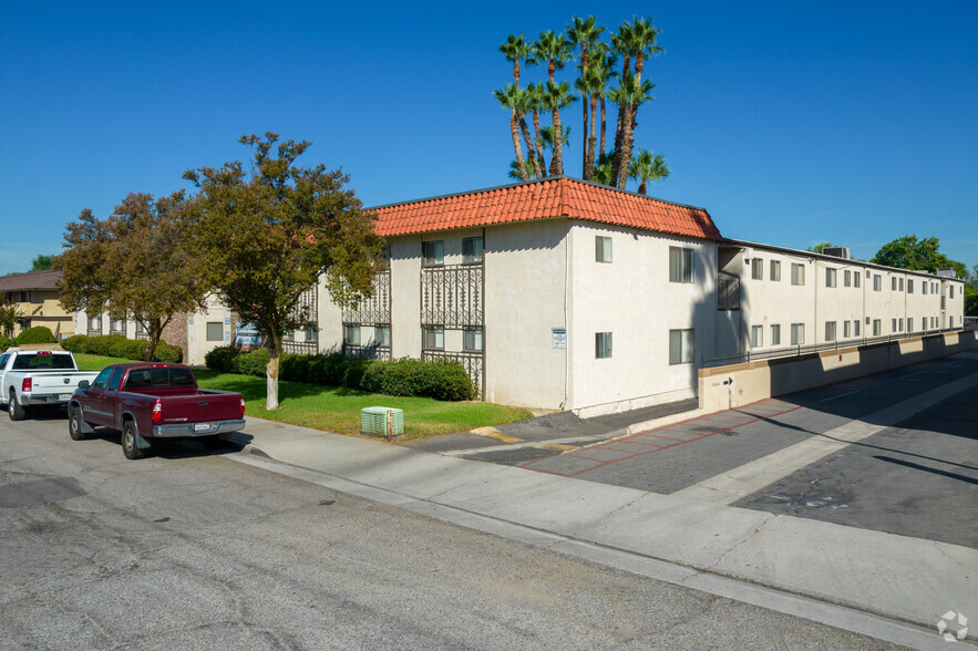 Primary Photo Of 4641-4645 Arlington Ave, Riverside Apartments For Sale