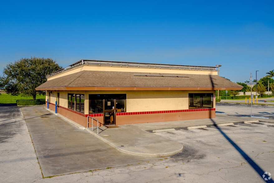 Primary Photo Of 860 S Main St, Belle Glade Fast Food For Lease