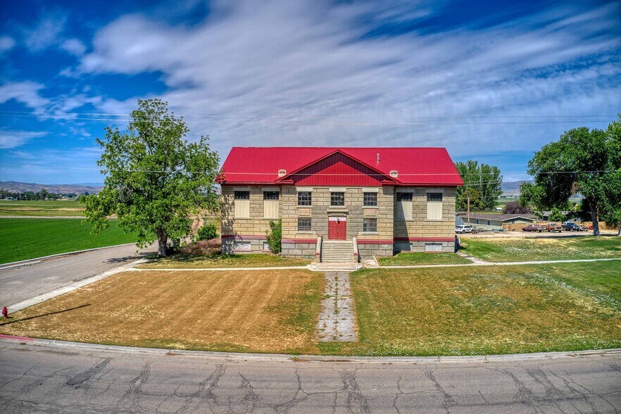 More Photos Of 1 Paddock Ave, Weiser Office For Sale