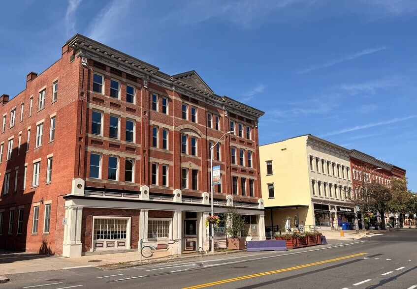 More Photos Of 69 S Pleasant St, Amherst Apartments For Lease