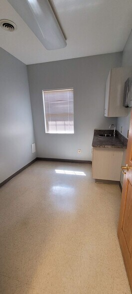 More Photos Of 101 Commerce Park Dr, Westerville Medical For Lease