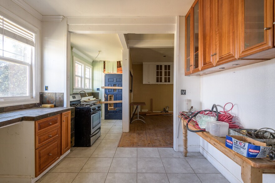 More Photos Of 906 Marin St, Vallejo Storefront Retail Residential For Sale