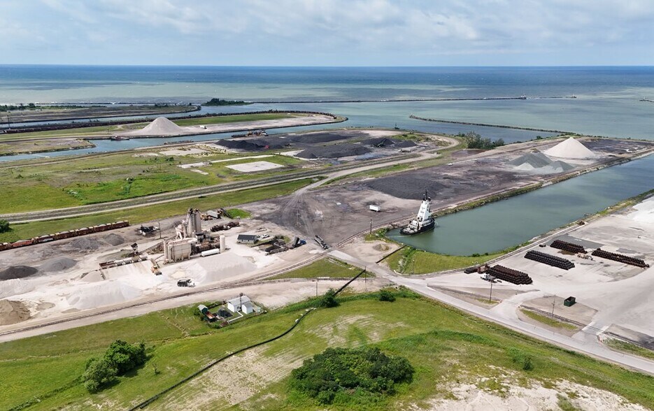 More Photos Of 1149 E 5th St, Ashtabula Land For Lease