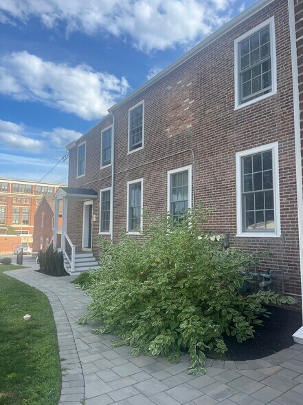 More Photos Of 331 W Miner St, West Chester Office For Lease