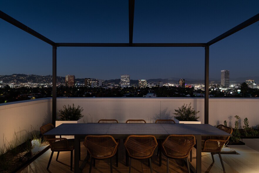 More Photos Of 5935 W Pico Blvd, Los Angeles Apartments For Lease