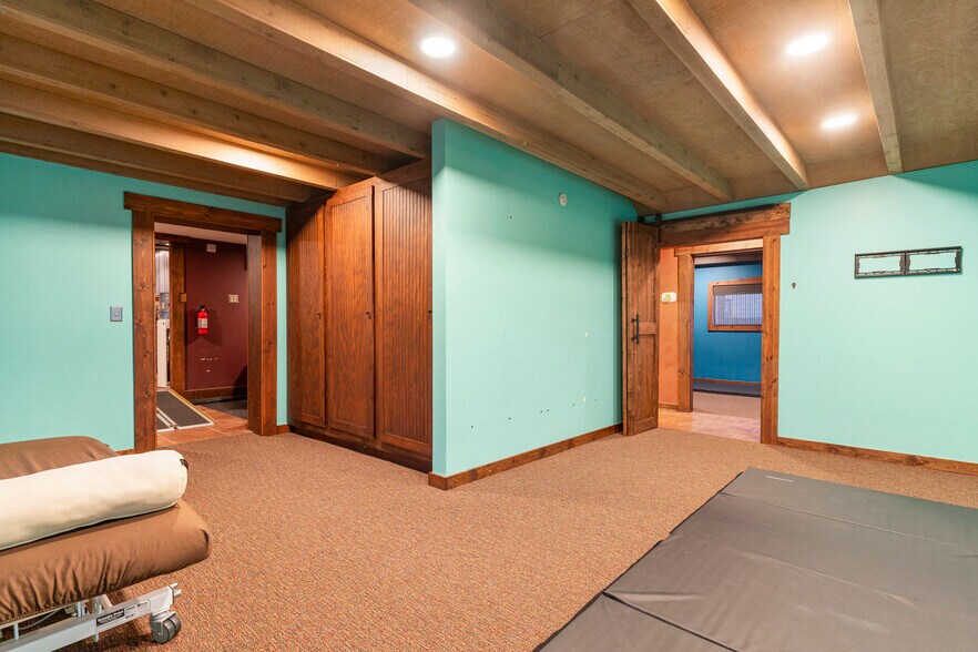 More Photos Of 3228 S Jamestown Ave, Tulsa Medical For Sale