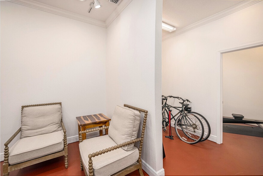 More Photos Of 5701 S Macdill Ave, Tampa Medical For Sale