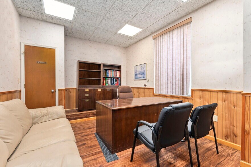 More Photos Of 1801 S 23rd St, Fort Pierce Medical For Sale