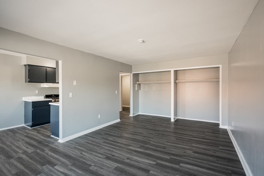 More Photos Of 12850 Dolphin St, Detroit Apartments For Sale