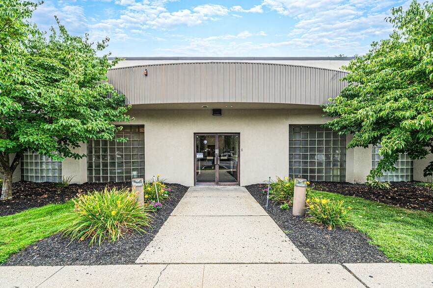 More Photos Of 369 E Main St, East Islip Medical For Sale