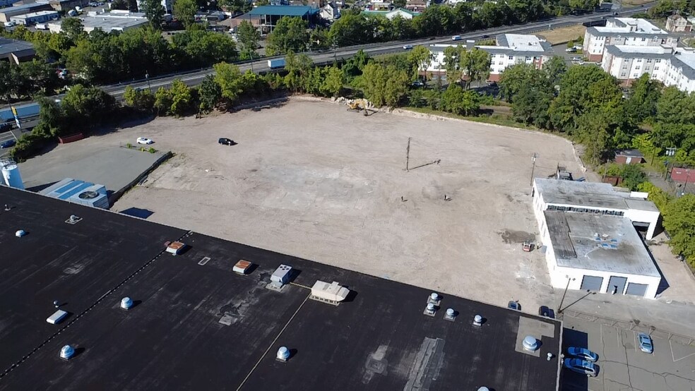 More Photos Of 147 N 5th, Saddle Brook Land For Lease