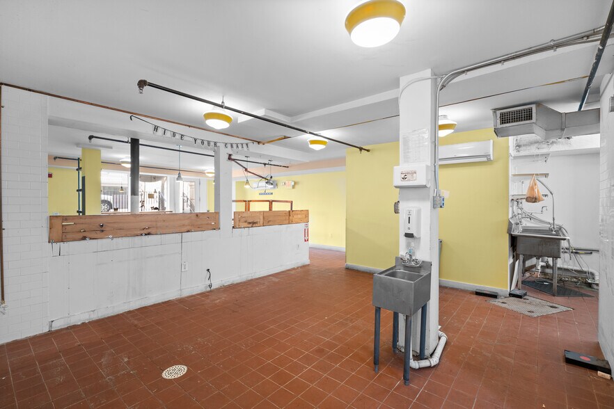 More Photos Of 275 Grand St, Jersey City Apartments For Lease