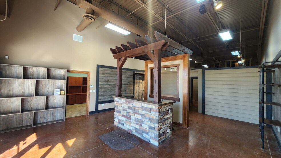 More Photos Of 1731-1759 17th Ave E, Shakopee Storefront For Lease