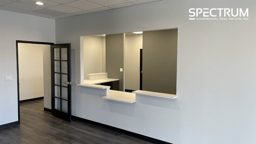 More Photos Of 23206 Lyons Ave, Santa Clarita Medical For Sale