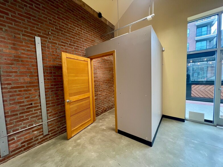 More Photos Of 416-420 E 2nd St, Tulsa Storefront Retail Office For Lease