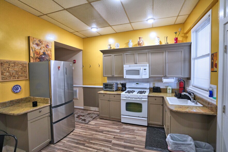 100 York St, Gettysburg, PA 17325 Flex For Sale