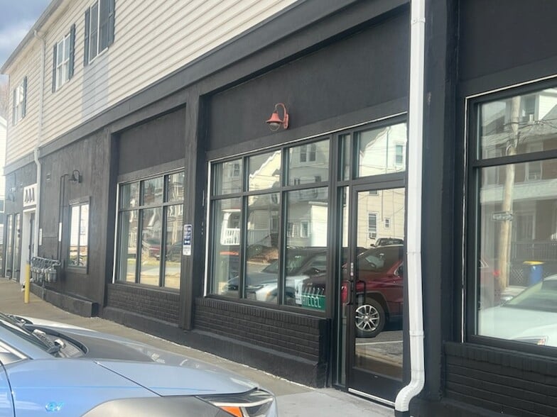 More Photos Of 4 Choate St, Newark Storefront For Lease