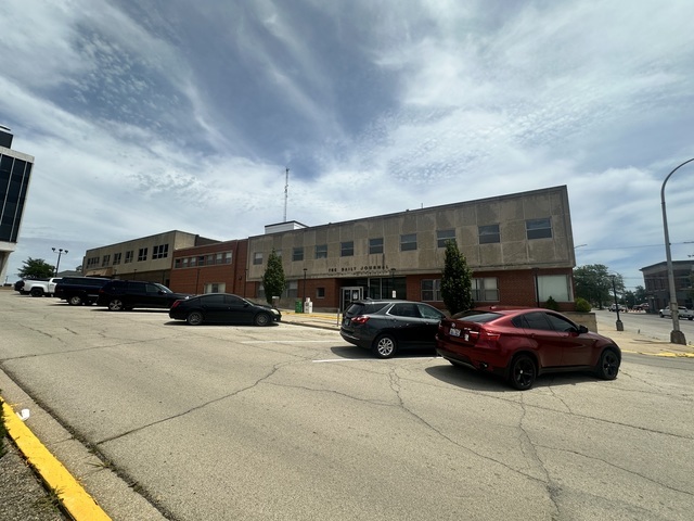 Primary Photo Of 8 Dearborn Sq, Kankakee Office For Sale