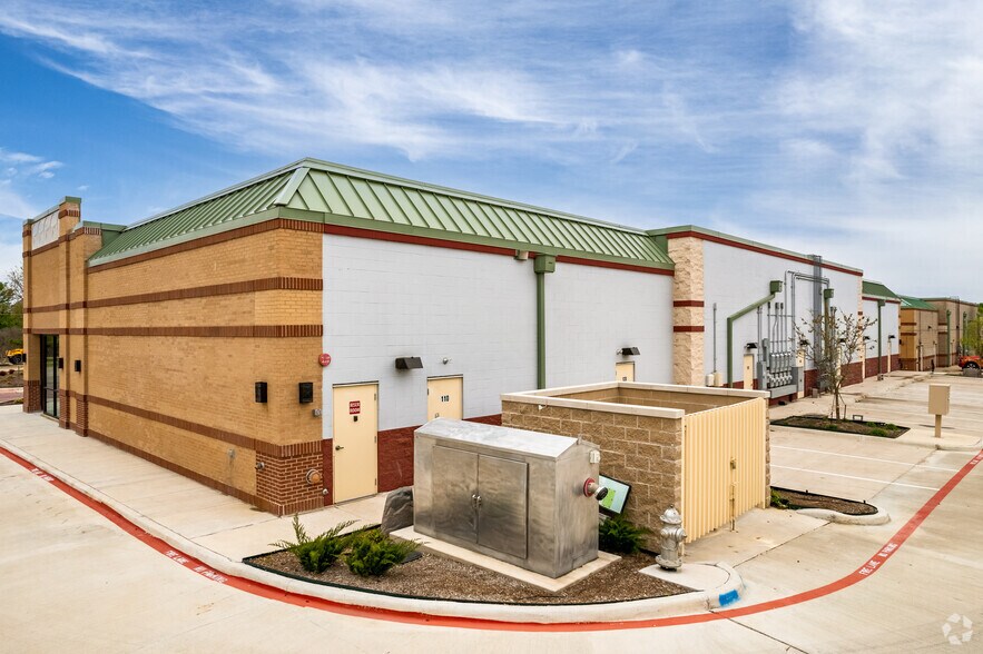 More Photos Of 400 Flower Mound Rd, Flower Mound Storefront Retail Office For Lease