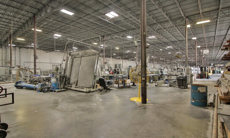 More Photos Of 5515 Brittmoore Rd, Houston Distribution For Sale