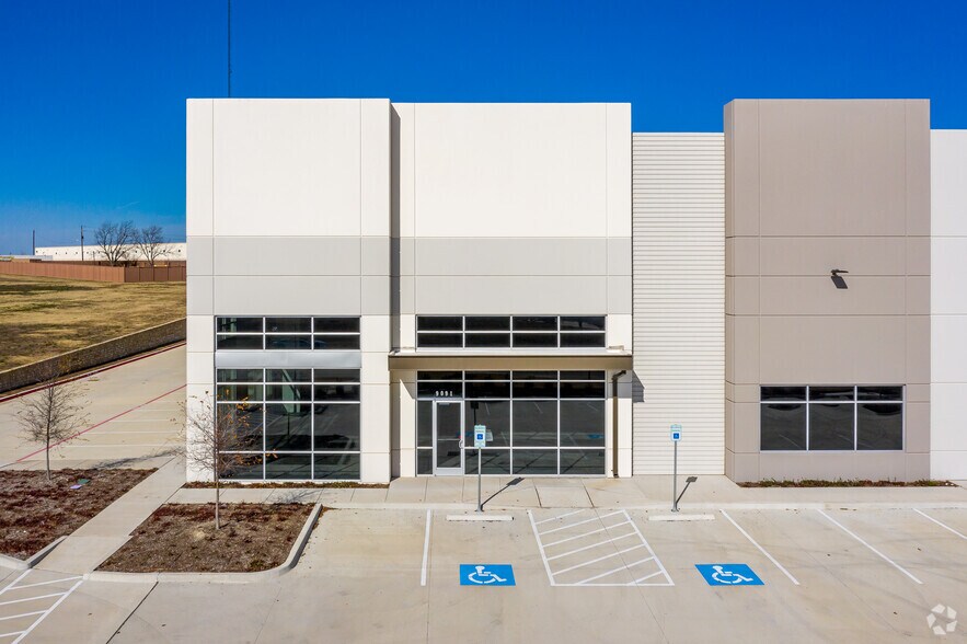 More Photos Of 9091 Autobahn Dr, Dallas Warehouse For Sale