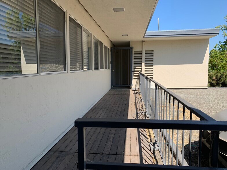 More Photos Of 926 Emerson St, Palo Alto Freestanding For Lease
